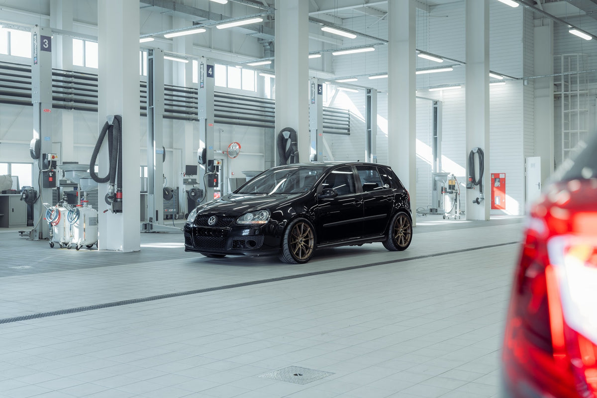 VOLKSWAGEN GOLF 5TH GEN-004-FF 011