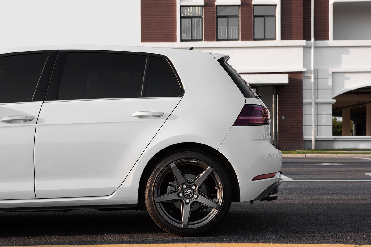 VOLKSWAGEN GOLF 7.5TH GEN-005-MST 716