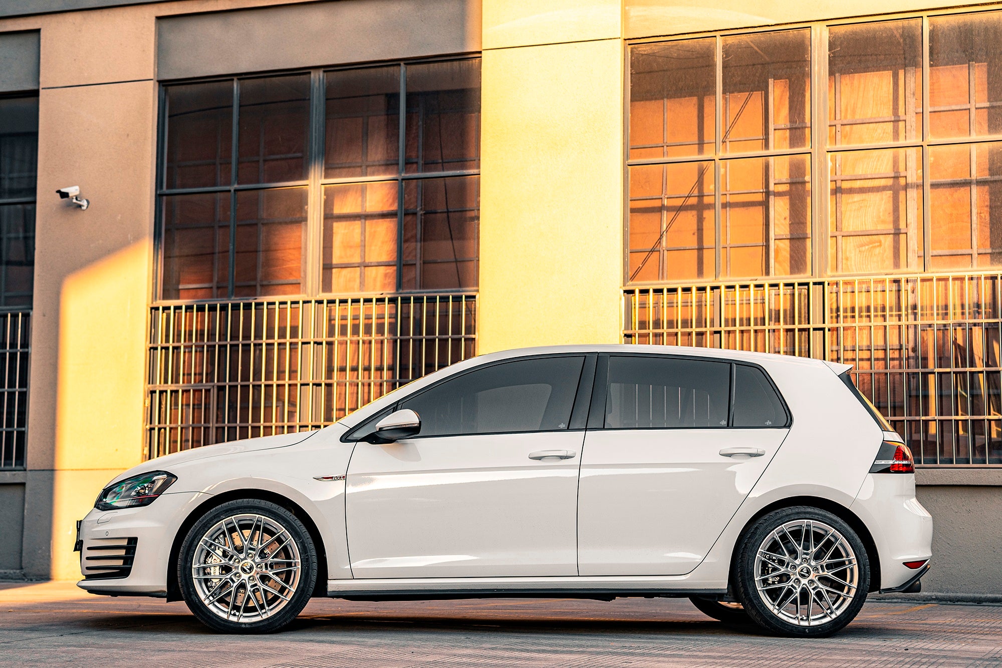 VOLKSWAGEN GOLF GTI 7TH GEN-001-MST 715