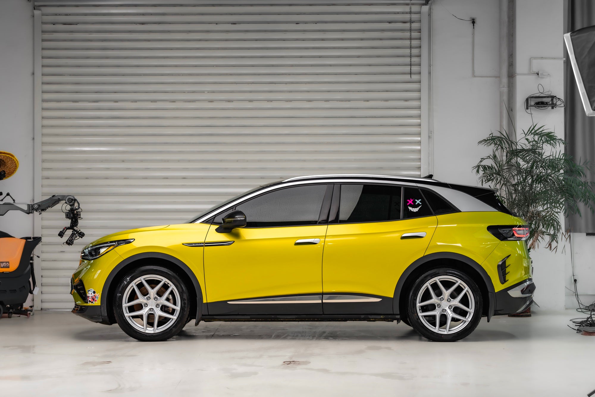 VOLKSWAGEN ID4X-001-FF FK07T