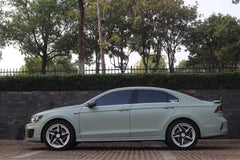 VOLKSWAGEN LAMANDO-001-FG LURK5