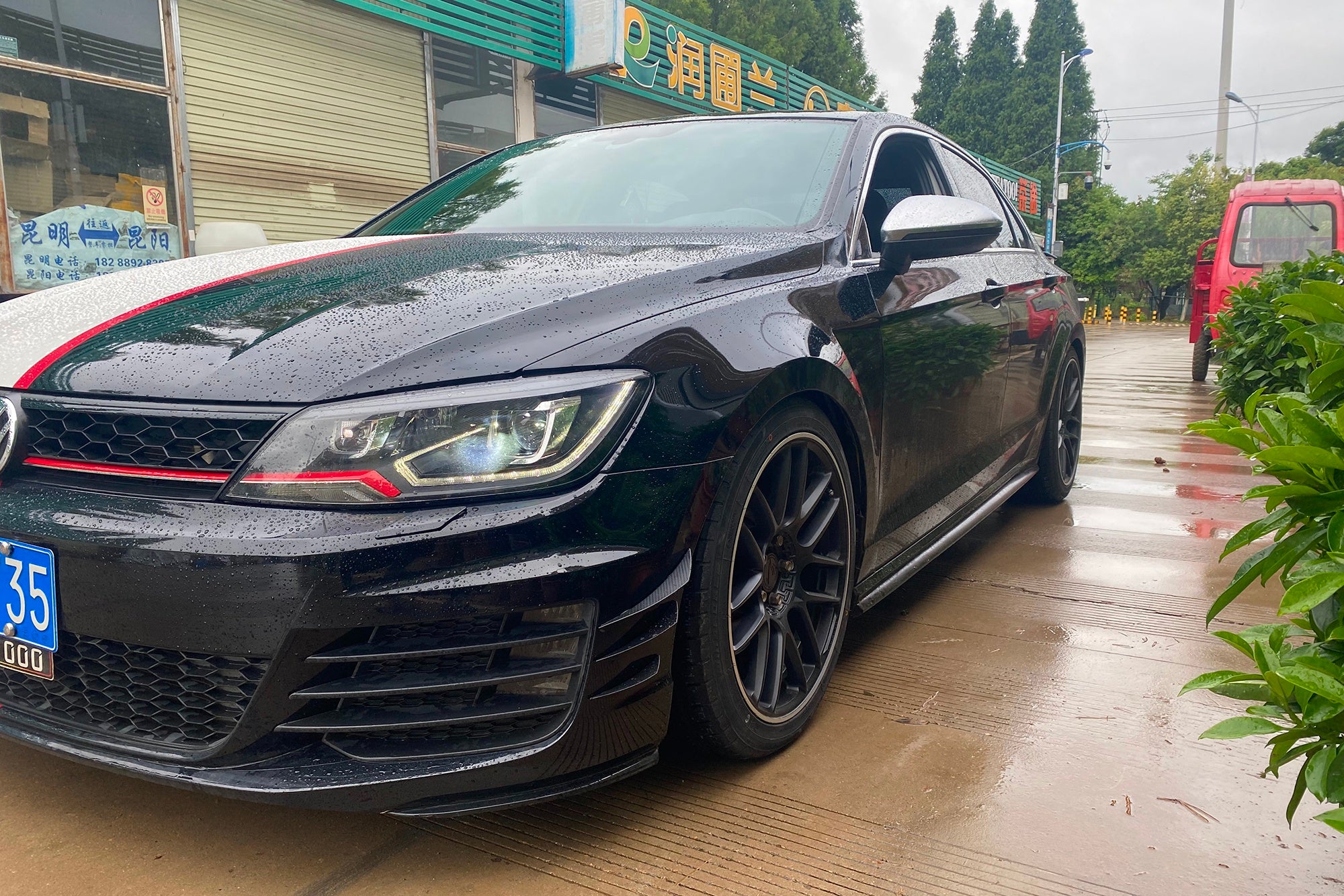 VOLKSWAGEN LAMANDO-004-MST CK70