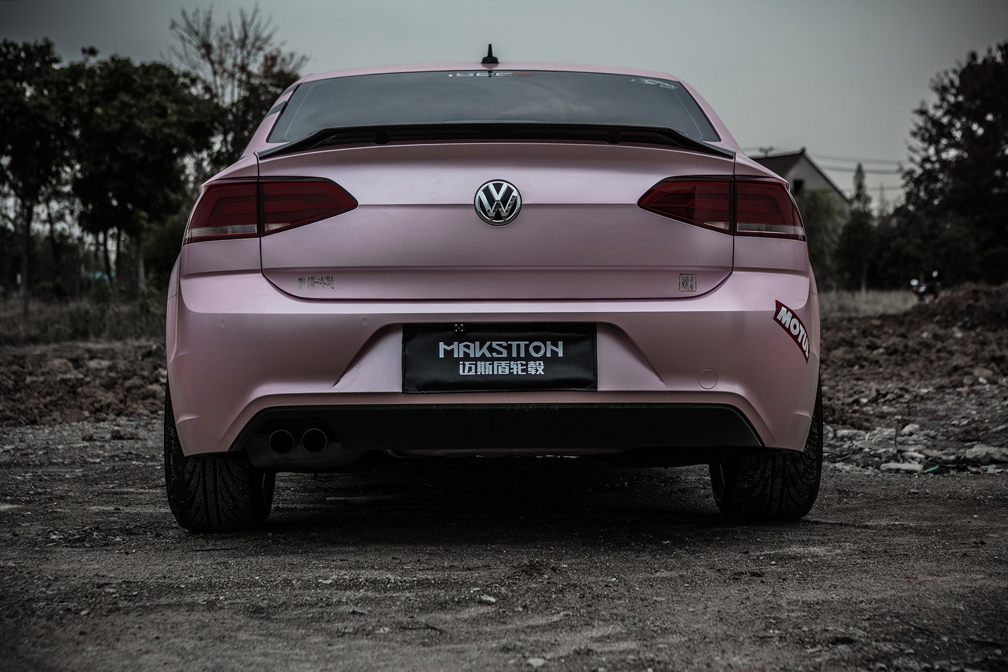 VOLKSWAGEN LAMANDO-005-FF 101