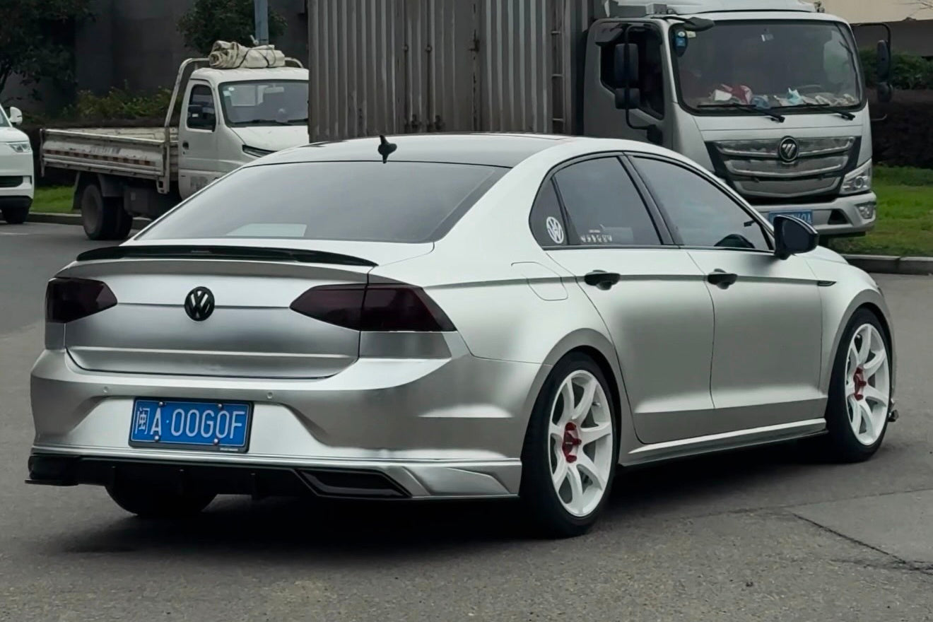 VOLKSWAGEN LAMANDO-005-FF MR7