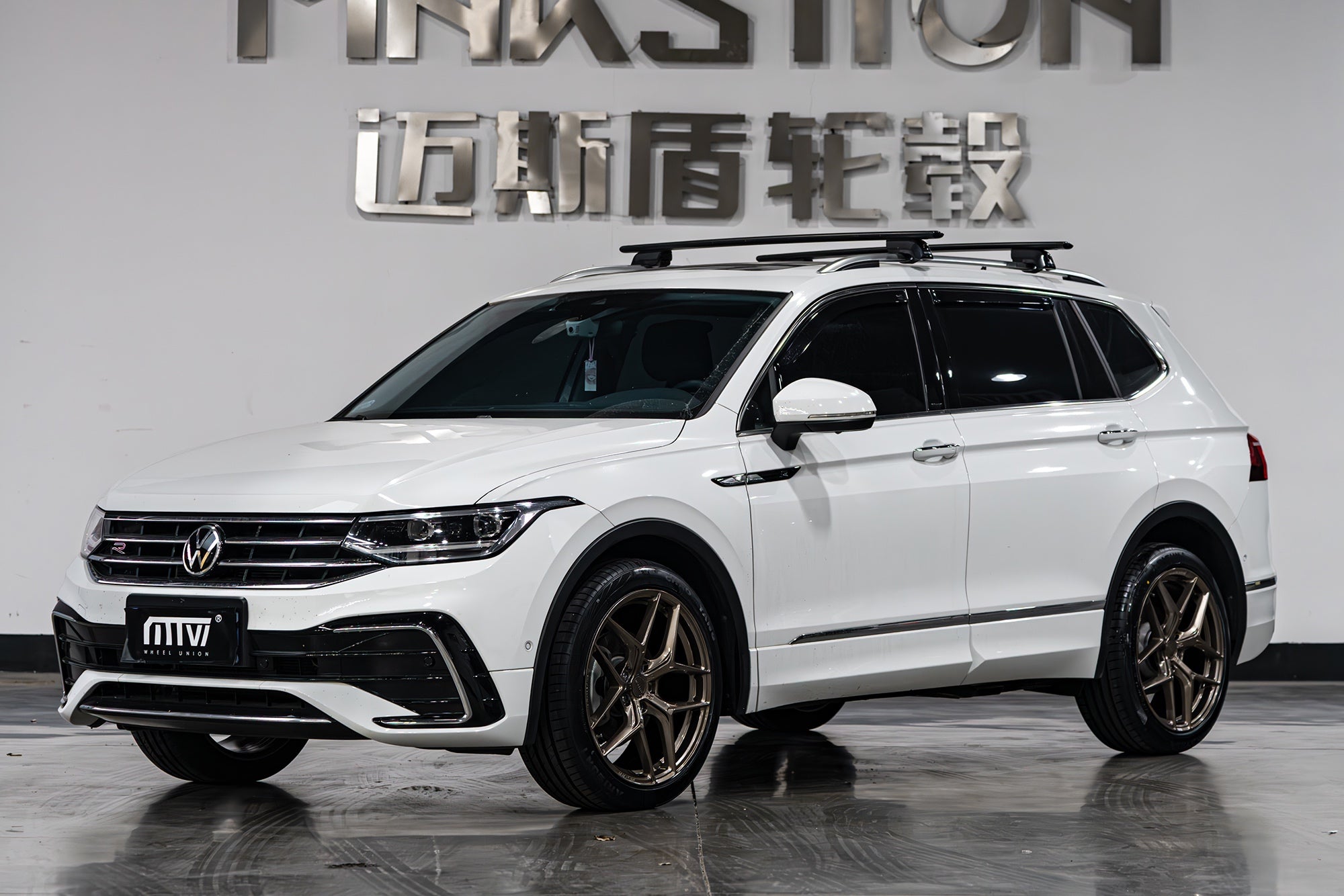 VOLKSWAGEN TIGUAN L-005-FF FK07