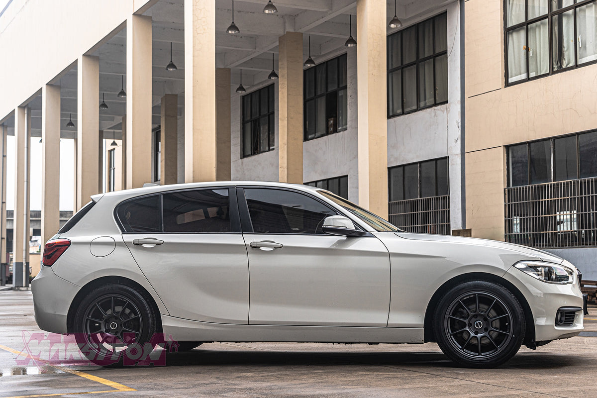 BMW 1 SERIES fitted with Makstton FF 007 wheels, installation view 1