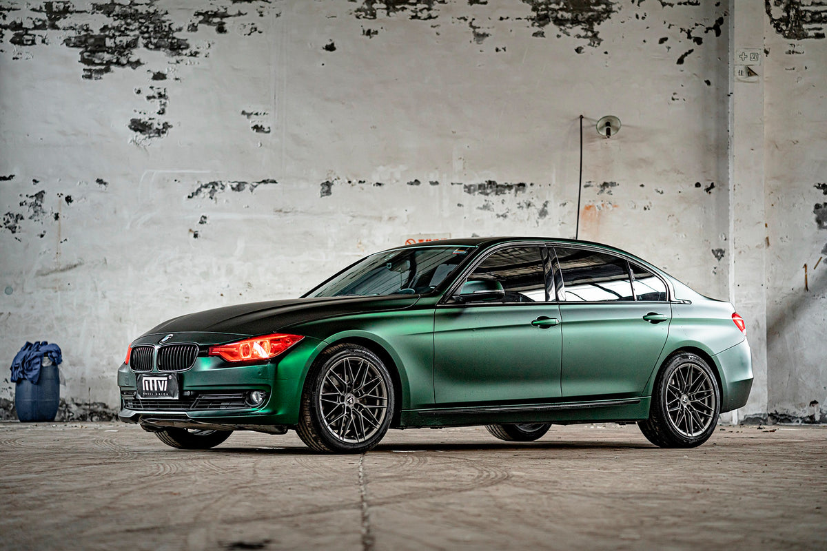 BMW 3 SERIES fitted with Makstton MST 715 wheels, installation view 1