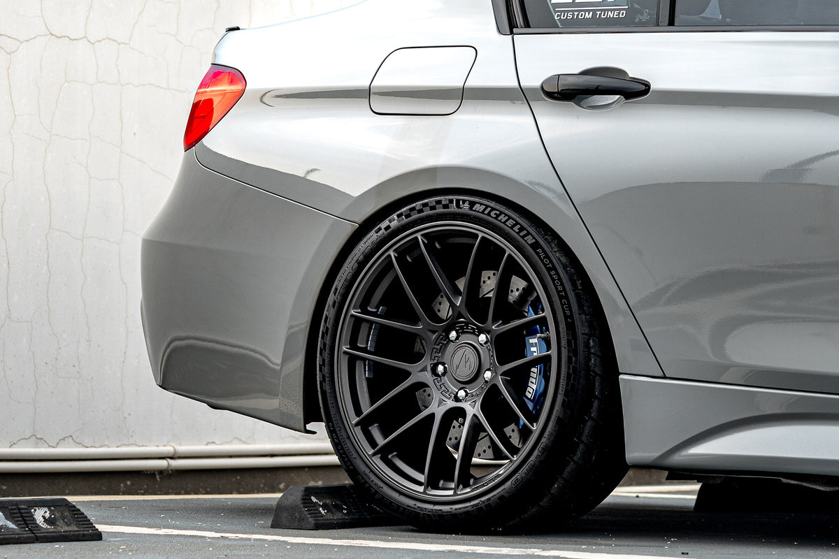 BMW 3 SERIES fitted with Makstton MST CK70 wheels, installation view 6