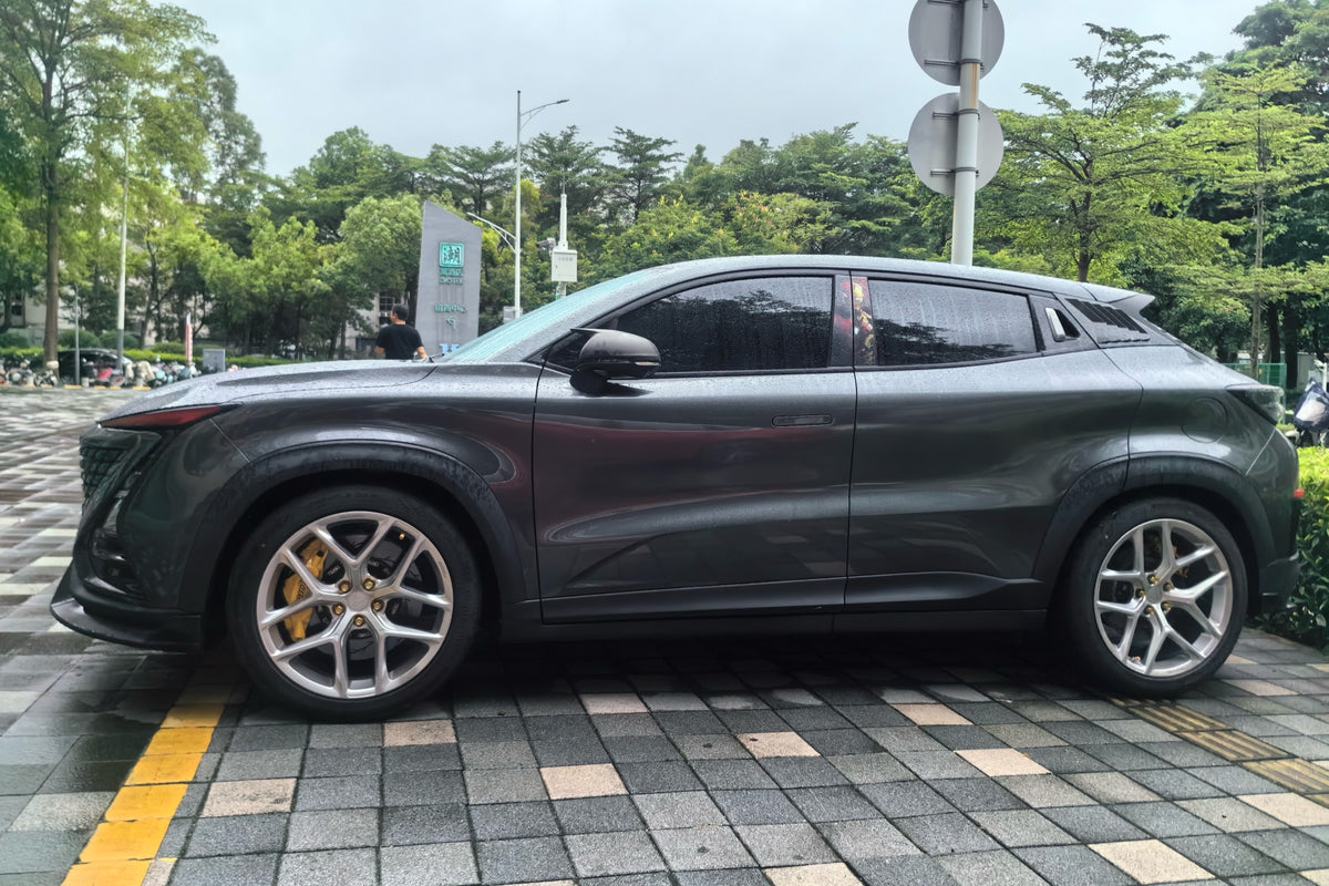 Changan UNI-T fitted with Makstton FG FK07RL wheels, installation view 1