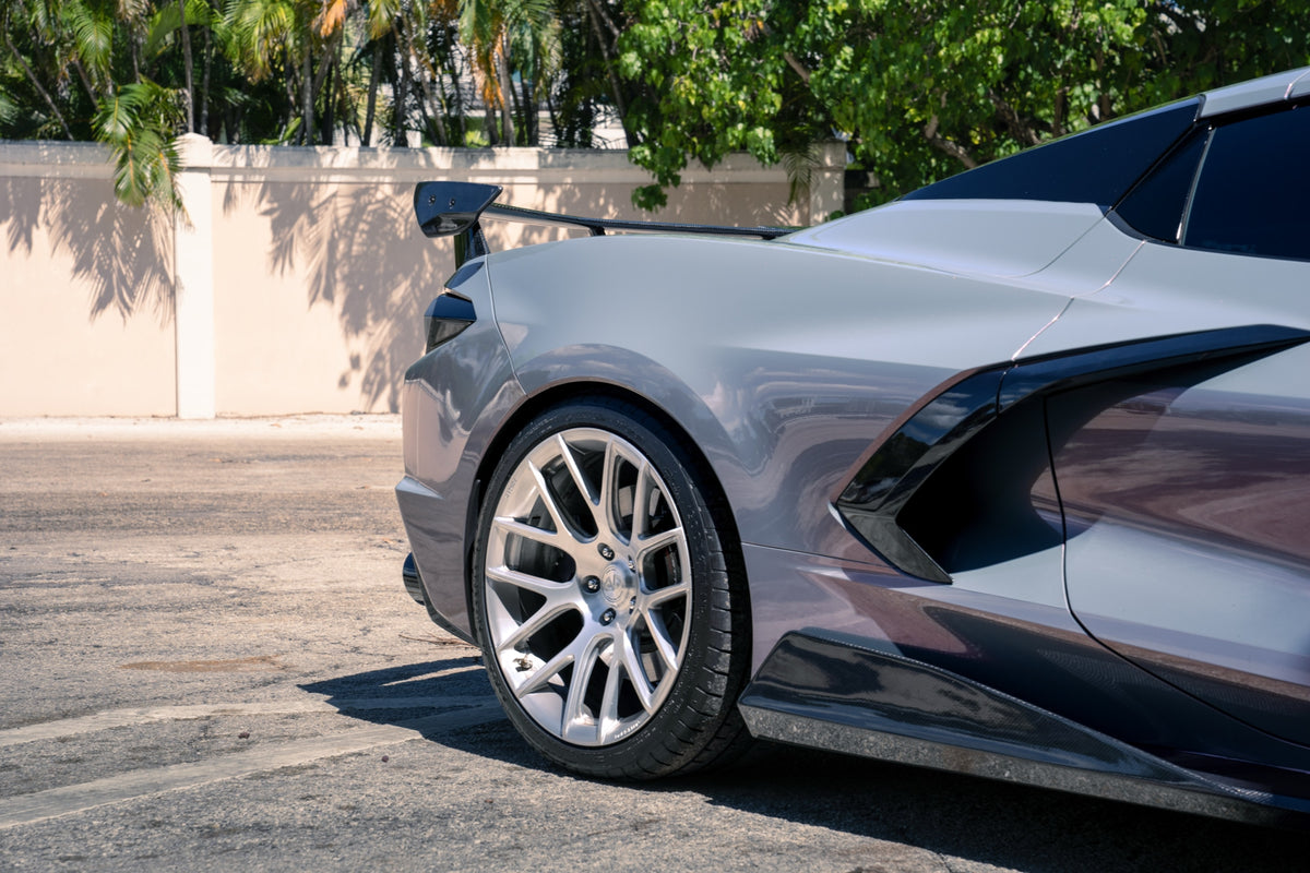 Corvette C8 fitted with Makstton FG RE07 front wheels and FG RE07 rear wheels, installation view 5
