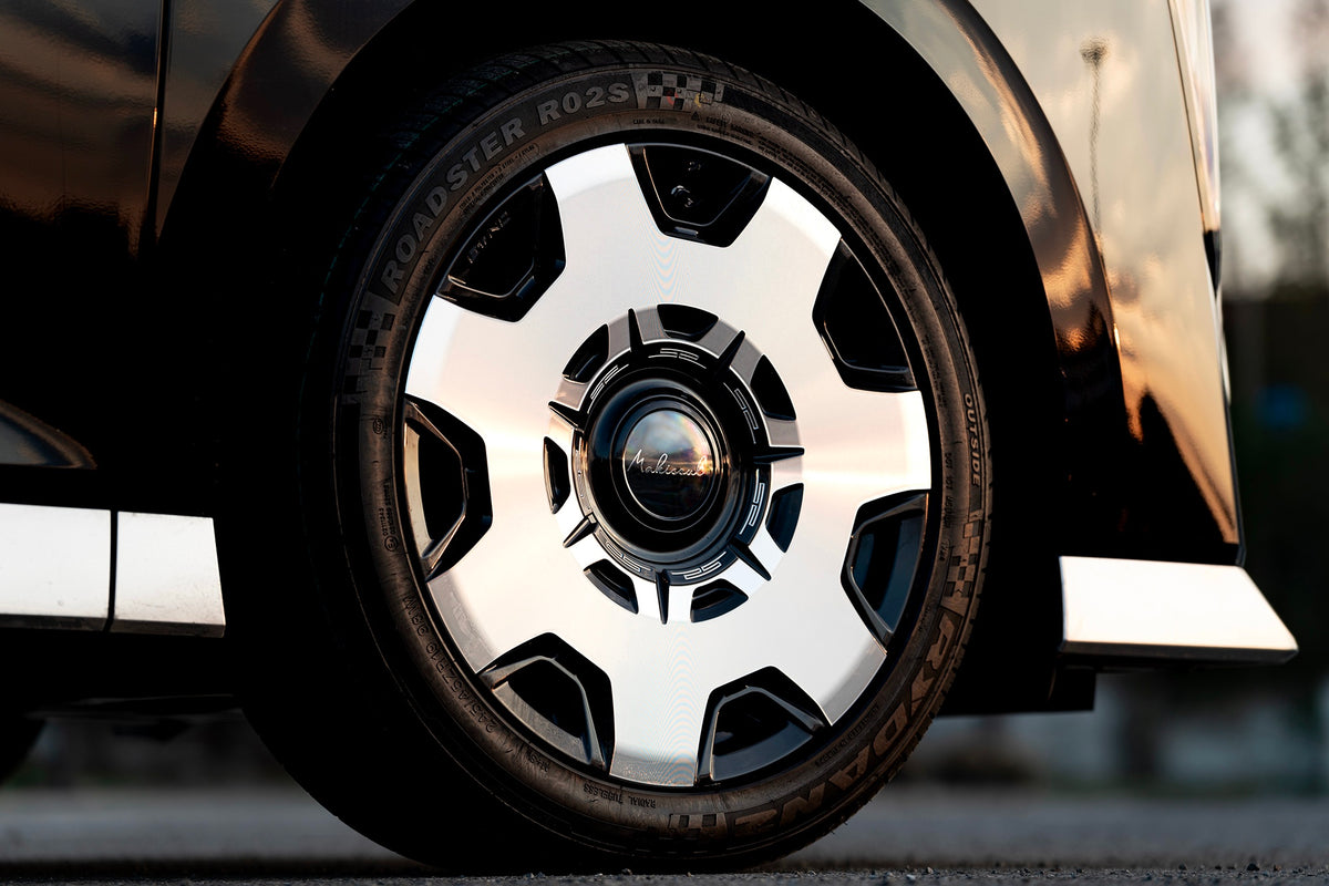 GAC TRUMPCHI M8 fitted with Makstton FF CN49 wheels, installation view 3