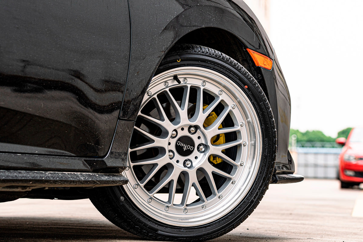 Honda CIVIC 10TH GEN fitted with Makstton GOT 002 wheels, installation view 3