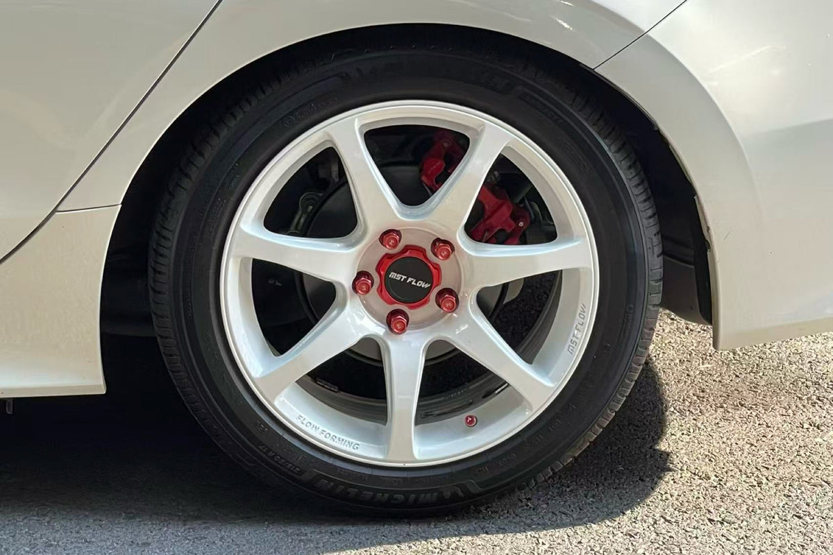 Honda Civic (11th) fitted with Makstton FF MR6 front wheels and FF MR7 rear wheels, installation view 4