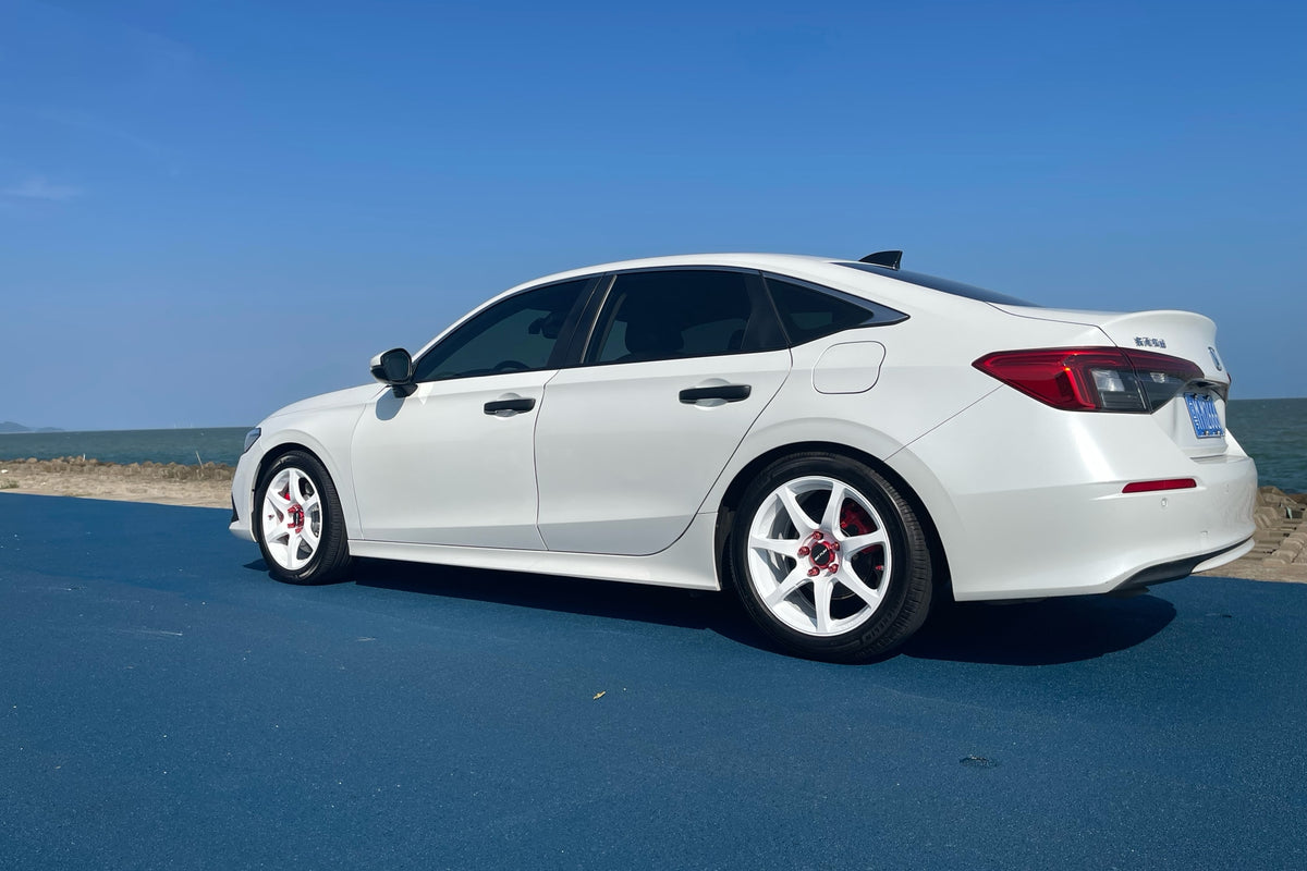 Honda Civic (11th) fitted with Makstton FF MR6 front wheels and FF MR7 rear wheels, installation view 5