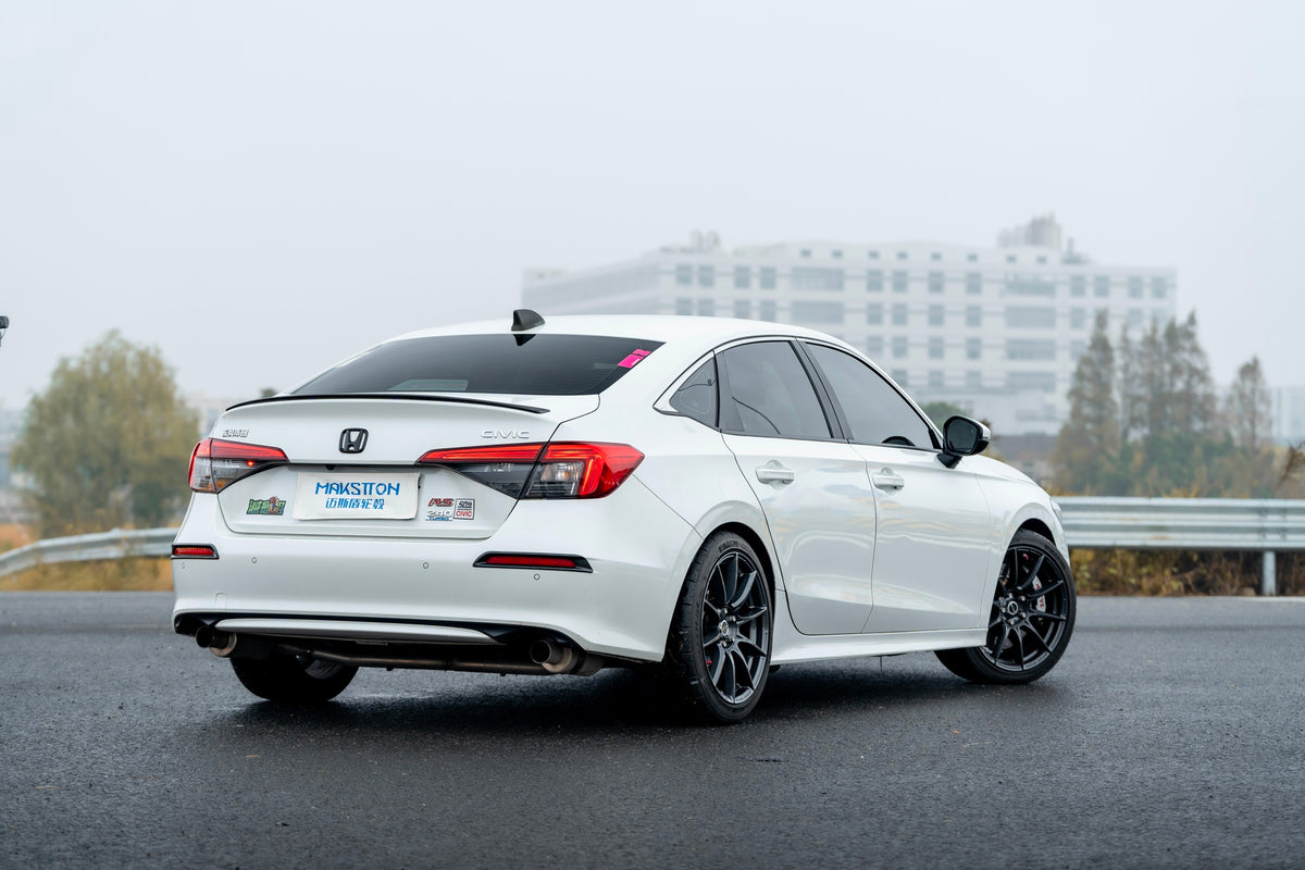 Honda CIVIC 11TH GEN fitted with Makstton FF FK75 wheels, installation view 3