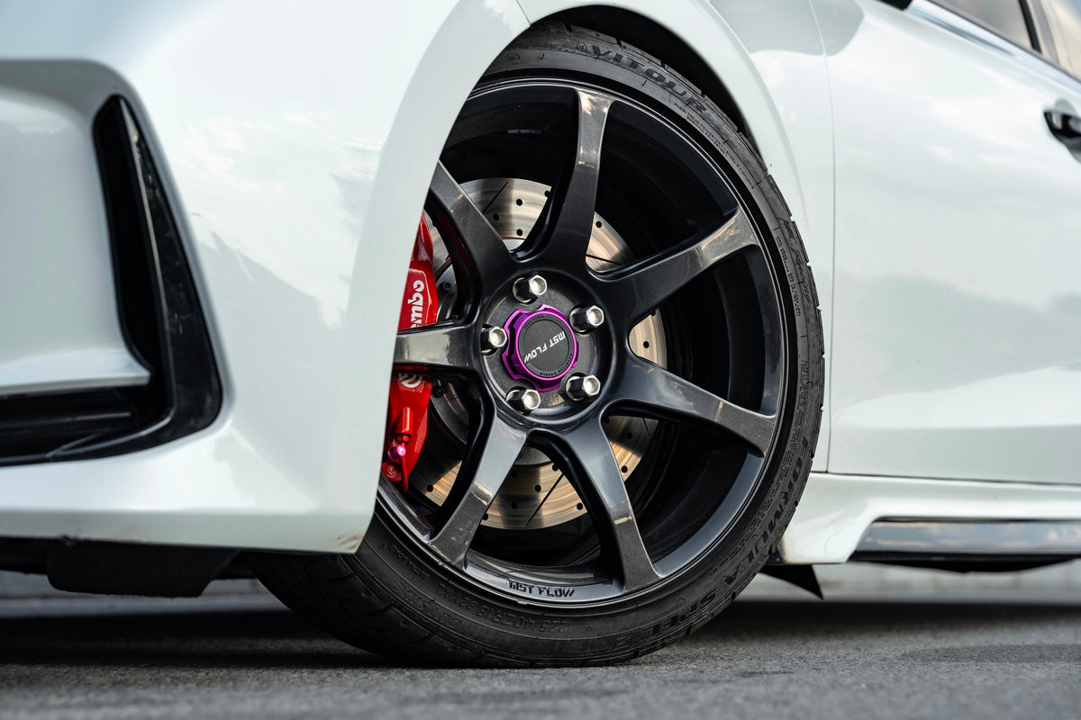 Honda CIVIC 11TH GEN fitted with Makstton FF MR7 wheels, installation view 6