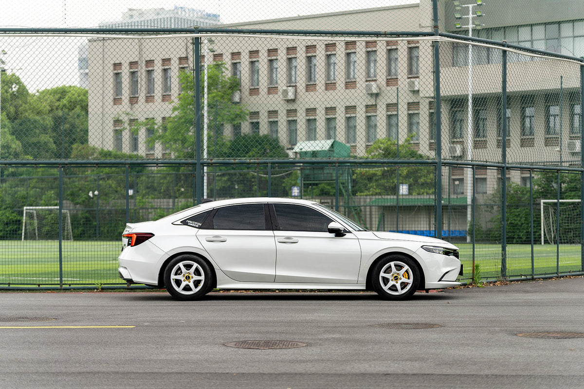 Honda INTEGRA fitted with Makstton FF MR6S wheels, installation view 1