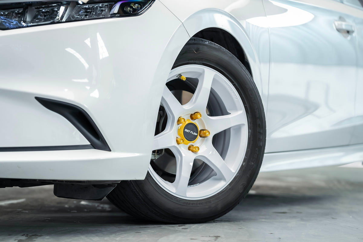 Honda INTEGRA fitted with Makstton FF MR6S wheels, installation view 2