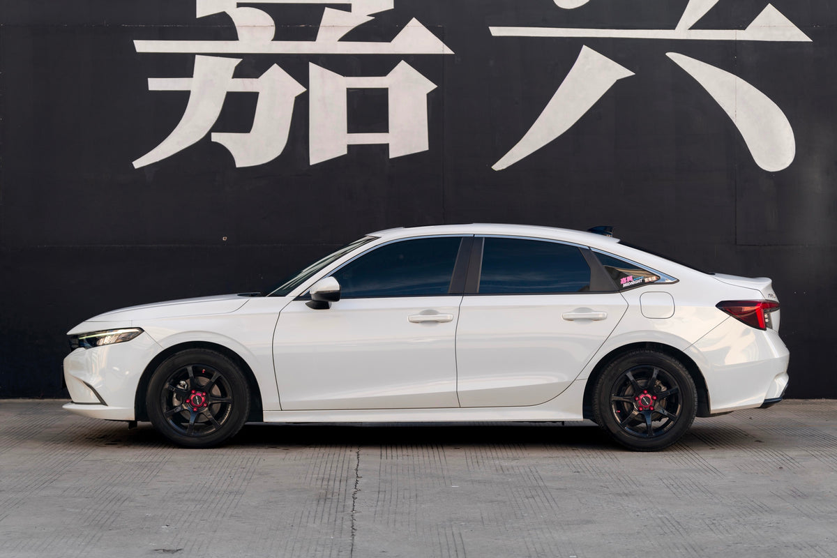 Honda INTEGRA fitted with Makstton FF MR7 wheels, installation view 1