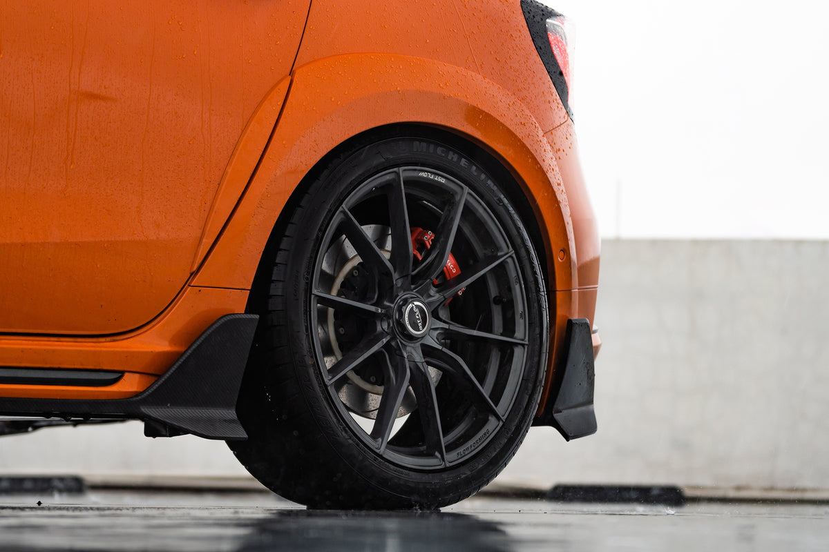 Lynk & Co 02 HATCHBACK fitted with Makstton FF 011 wheels, installation view 2