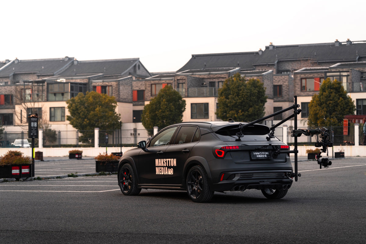 Lynk & Co 02 HATCHBACK fitted with Makstton FF MR7 wheels, installation view 4