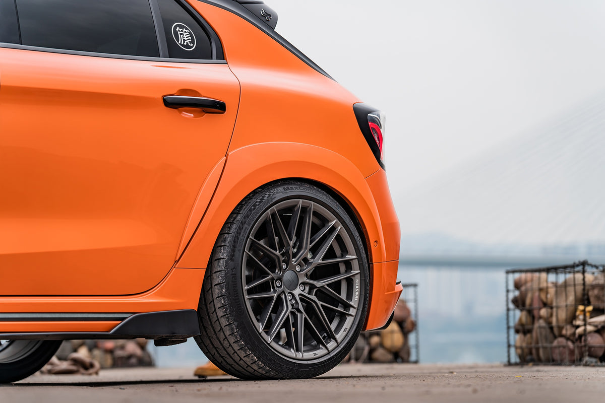 Lynk & Co 02 HATCHBACK fitted with Makstton MST 715 wheels, installation view 5