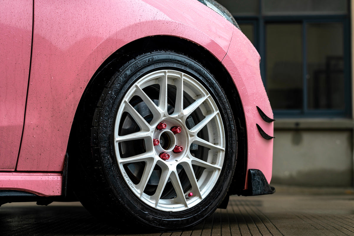 Lynk & Co 03 fitted with Makstton FF CK70CE wheels, installation view 4