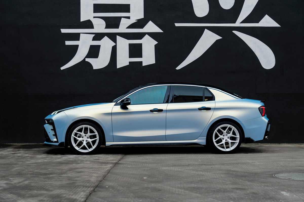 Lynk & Co 03 fitted with Makstton FF FK07 wheels, installation view 1