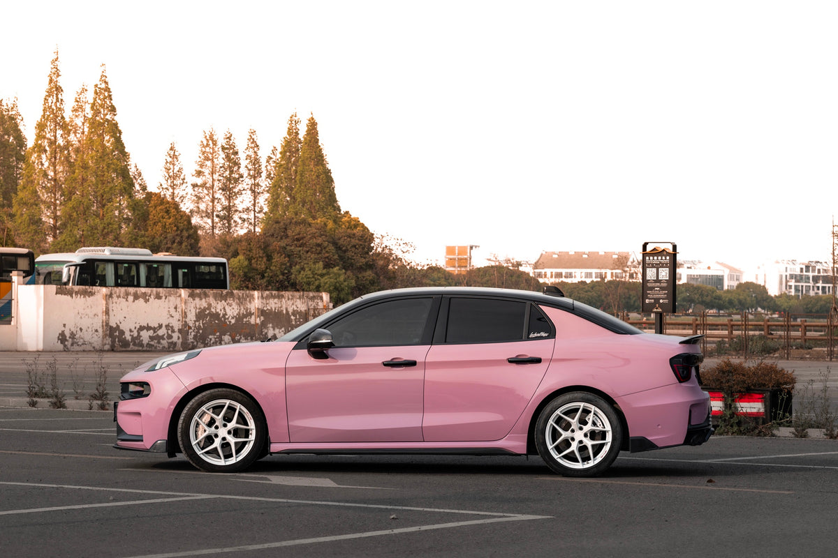 Lynk & Co 03 fitted with Makstton FF FK07 wheels, installation view 1