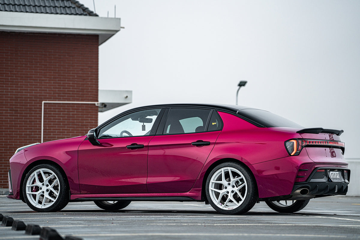 Lynk & Co 03 fitted with Makstton FF FK07 wheels, installation view 3