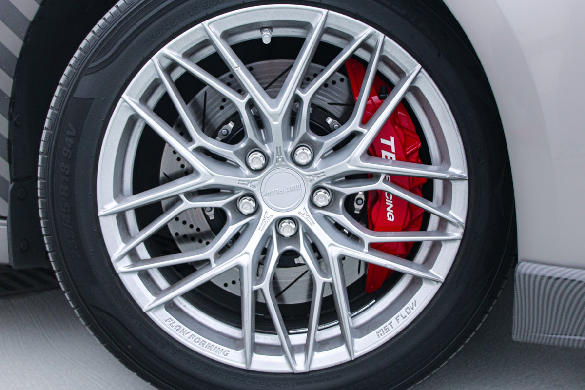 Lynk & Co 03 fitted with Makstton FF FK08 wheels, installation view 6
