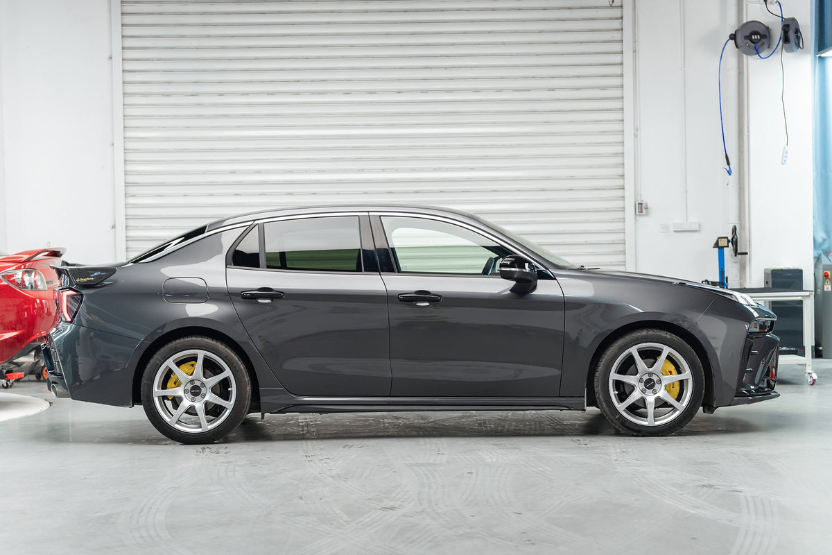 Lynk & Co 03 fitted with Makstton FF MR7 wheels, installation view 1