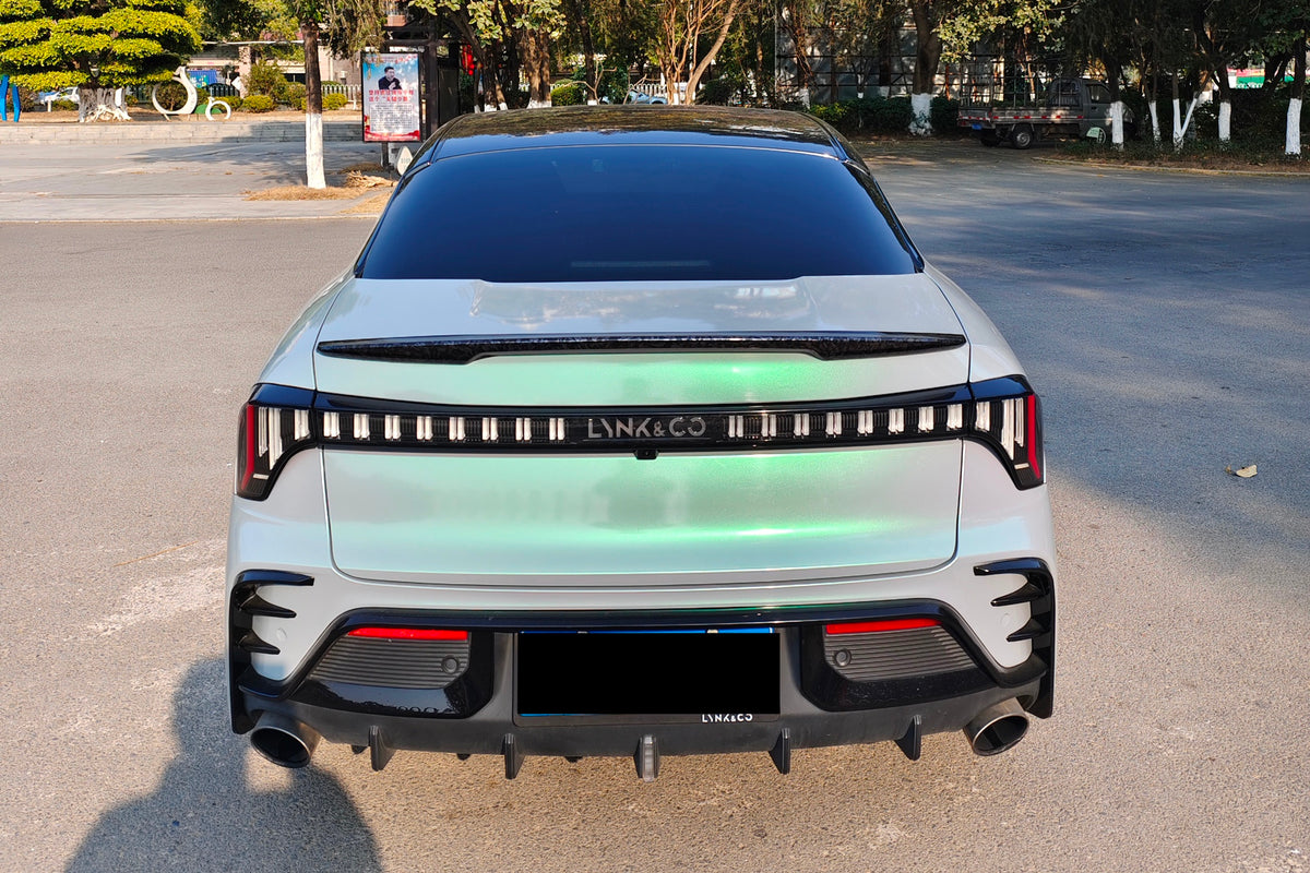 Lynk & Co 03 fitted with Makstton FF MR7 wheels, installation view 5