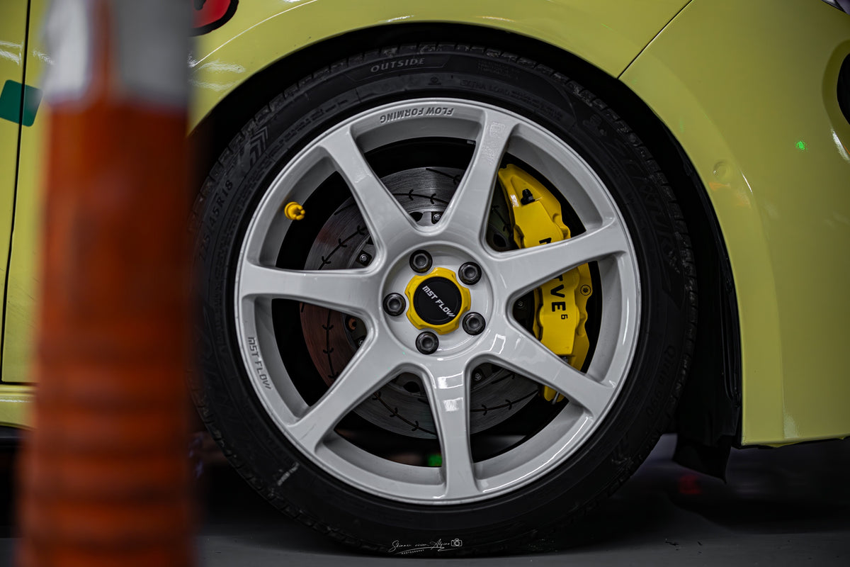 Lynk & Co 03 fitted with Makstton FF MR7 wheels, installation view 3