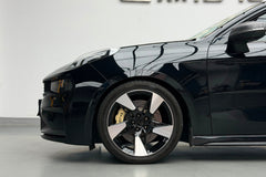 Lynk & Co 03 fitted with Makstton FG BO06 wheels, installation view 2