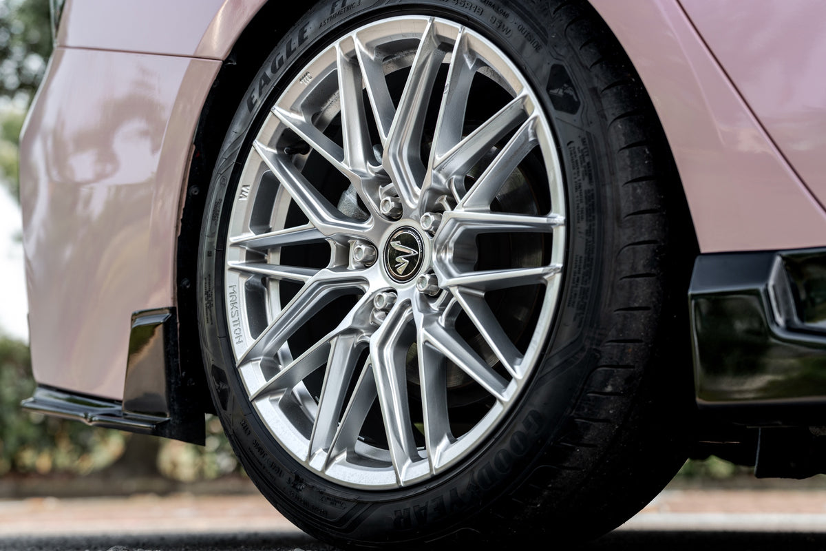 Lynk & Co 03 fitted with Makstton MST 715 wheels, installation view 5
