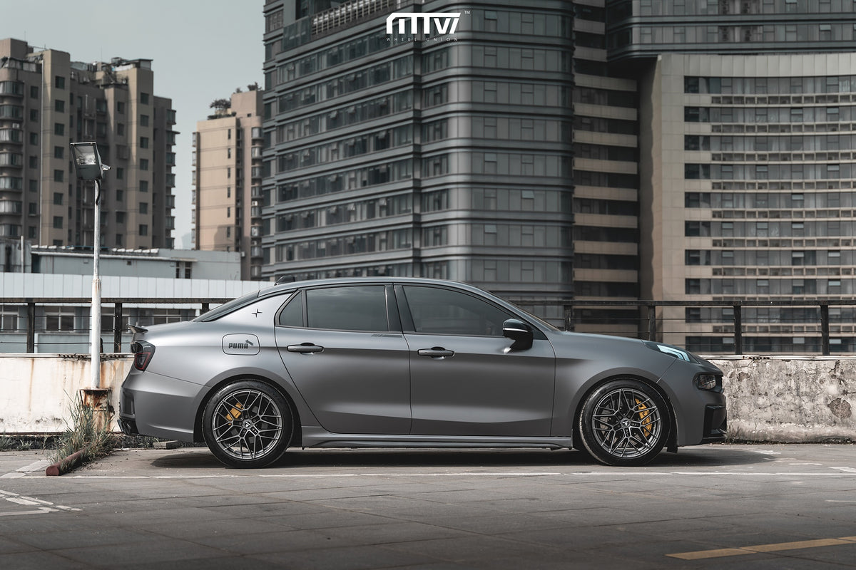Lynk & Co 03 fitted with Makstton MST 718 wheels, installation view 1