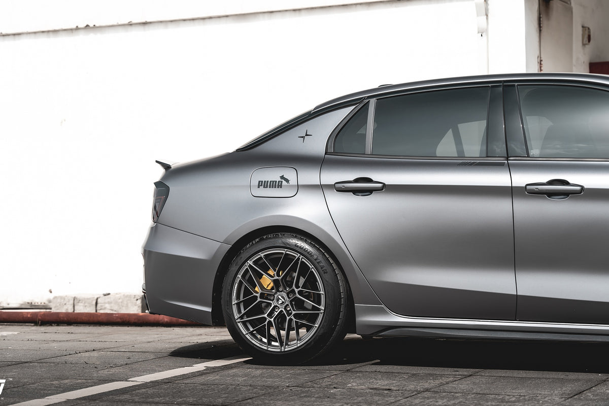 Lynk & Co 03 fitted with Makstton MST 718 wheels, installation view 4