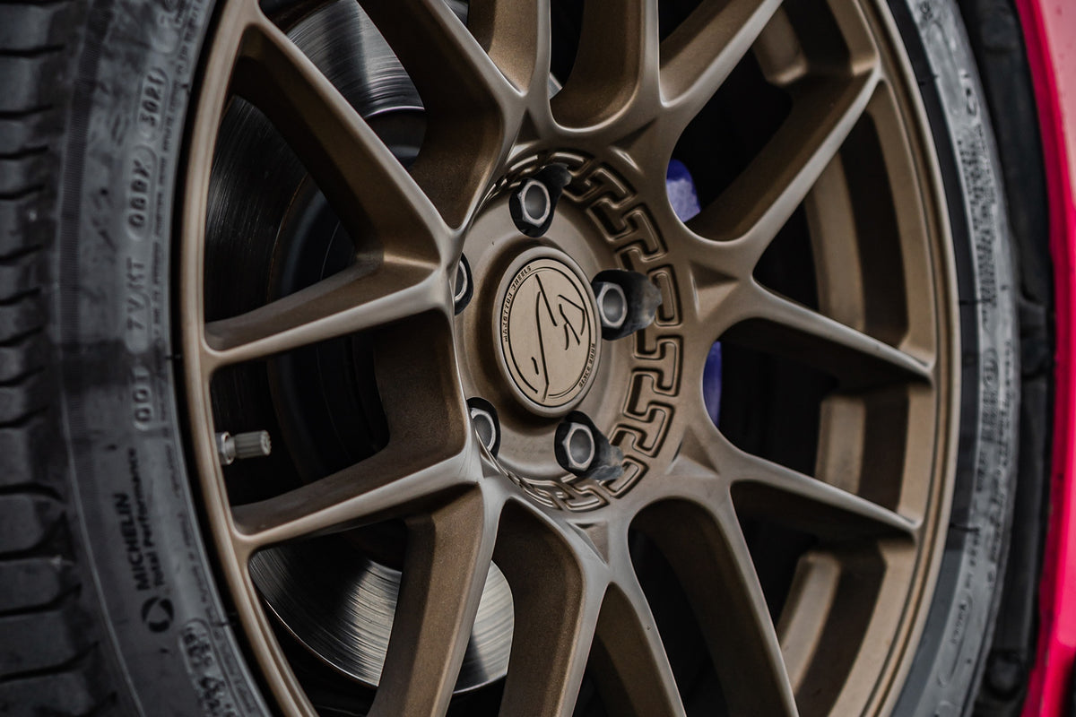 Lynk & Co 03 fitted with Makstton MST CK70 wheels, installation view 5