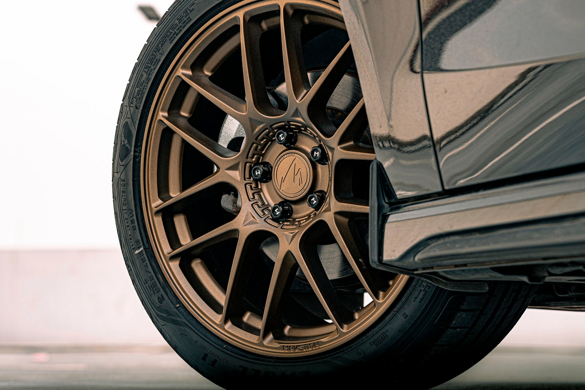 Lynk & Co 03 fitted with Makstton MST CK70 wheels, installation view 5