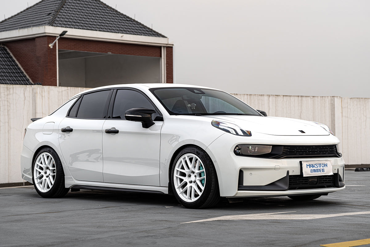 Lynk & Co 03 fitted with Makstton MST CK70 wheels, installation view 5