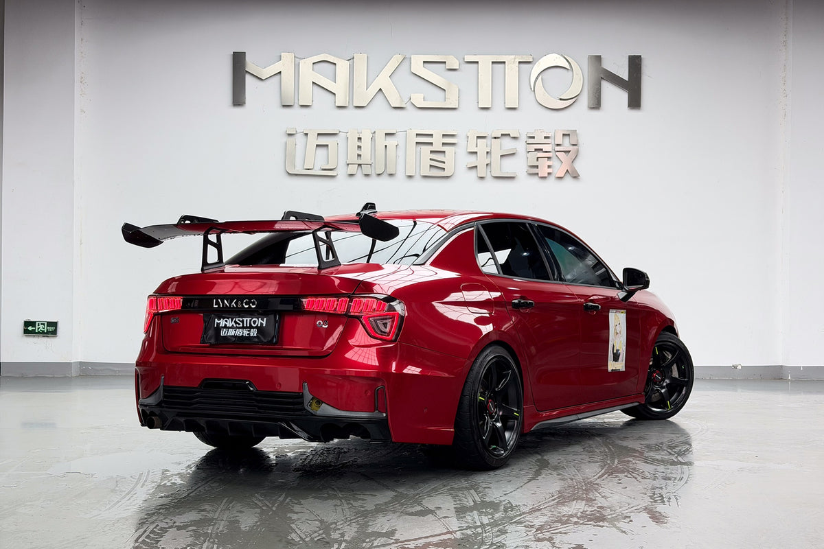 Lynk & Co 03+ fitted with Makstton FF MR6 wheels, installation view 5
