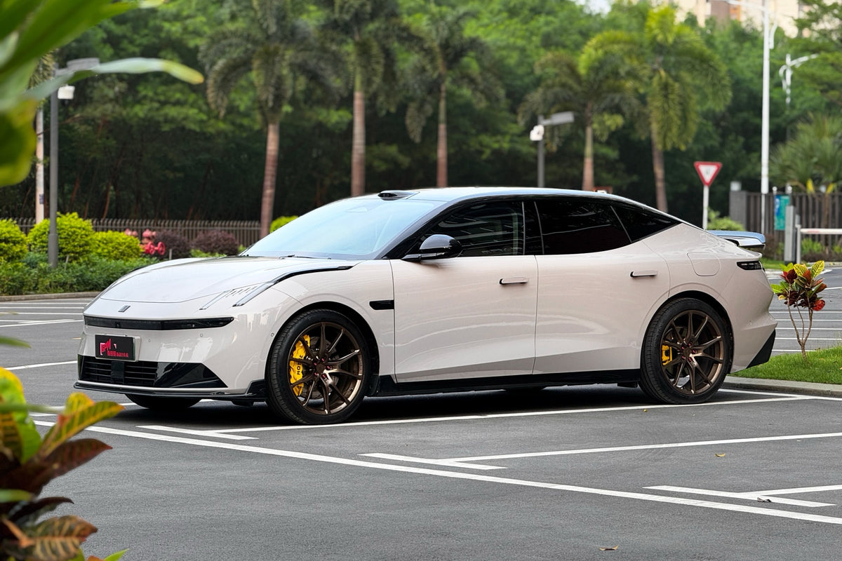 Lynk & Co 10 EM-P fitted with Makstton FG FR9 wheels installation view 1