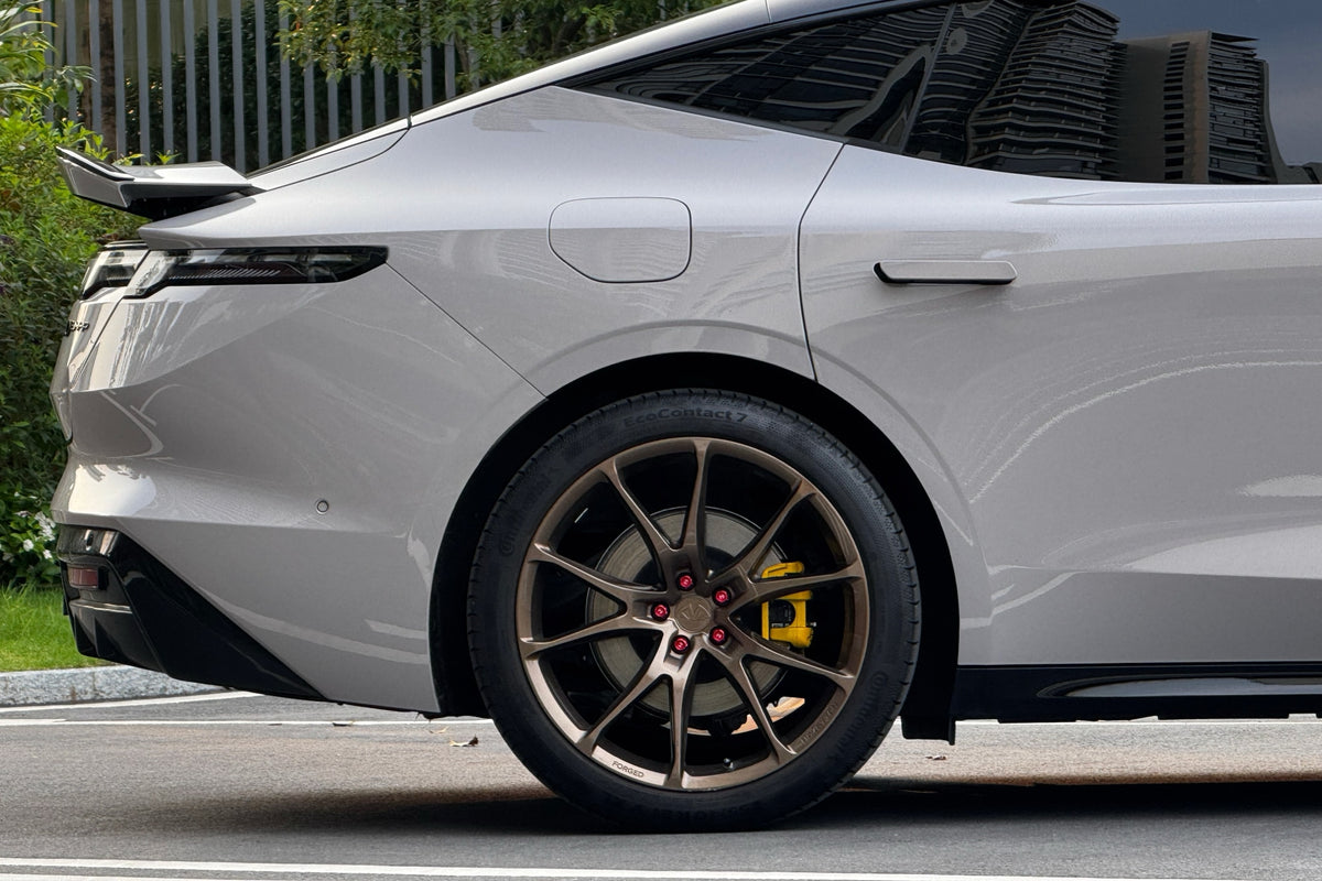 Lynk & Co 10 EM-P fitted with Makstton FG FR9 wheels installation view 6
