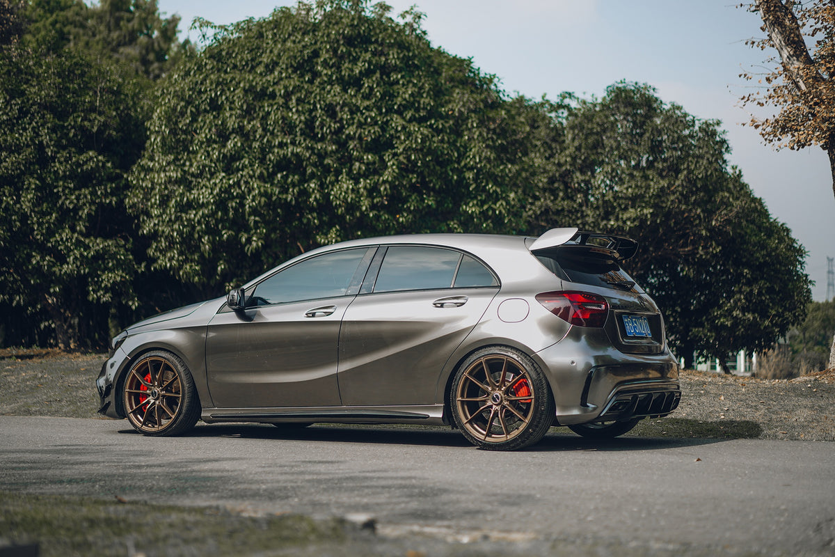 Mercedes-Benz A45 AMG fitted with Makstton FF 011 wheels, installation view 2