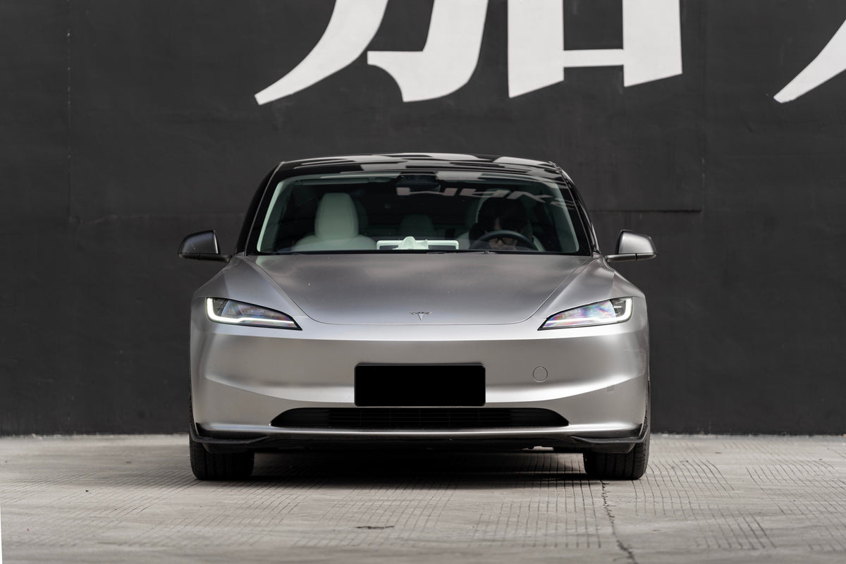 Tesla MODEL 3 fitted with Makstton FF 011 wheels, installation view 4