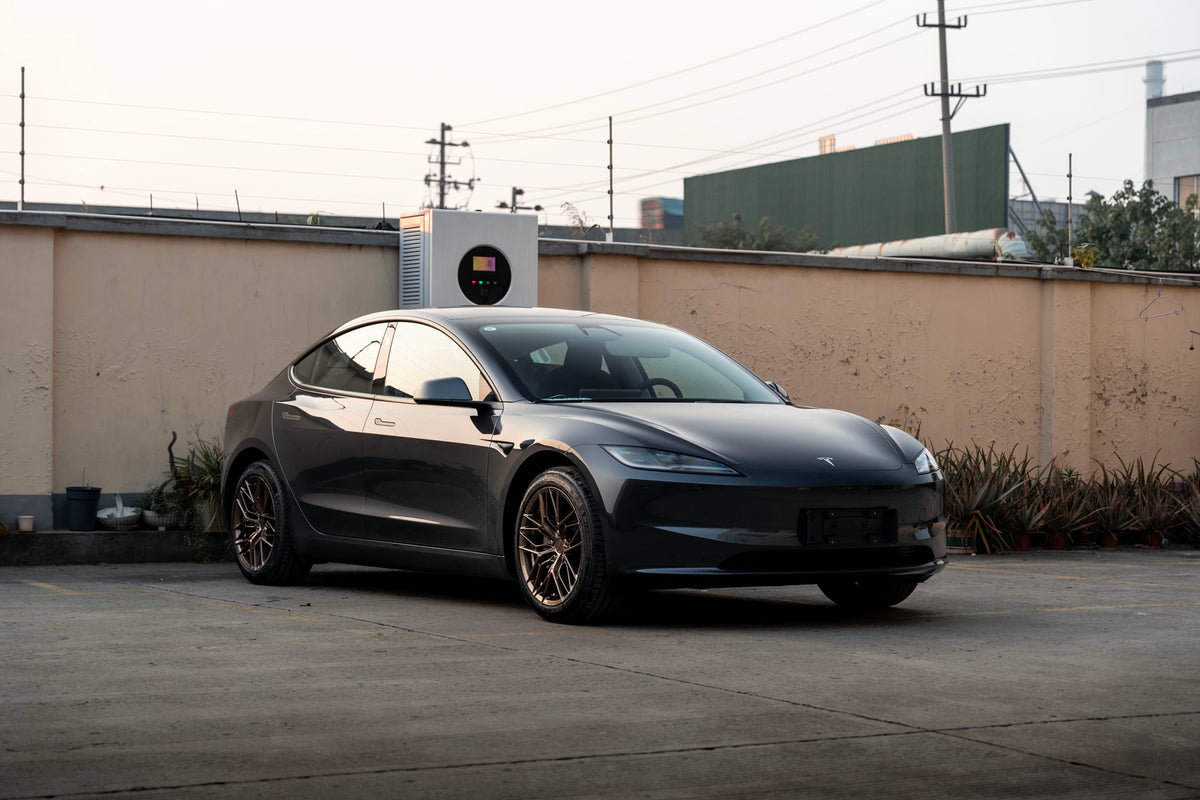 Tesla MODEL 3 fitted with Makstton FF FK08 wheels, installation view 2
