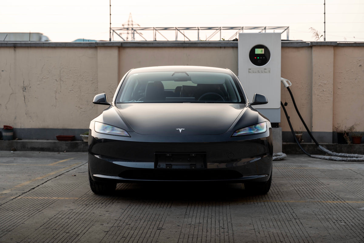 Tesla MODEL 3 fitted with Makstton FF FK08 wheels, installation view 3