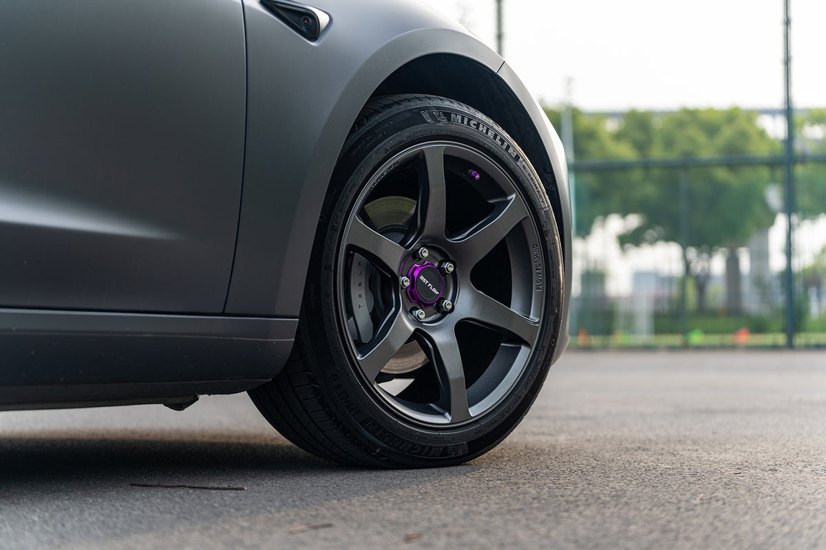 Tesla MODEL 3 fitted with Makstton FF MR6 wheels, installation view 2
