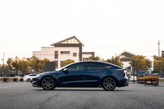 Tesla MODEL 3 fitted with Makstton FF MR7 MONO wheels, installation view 1
